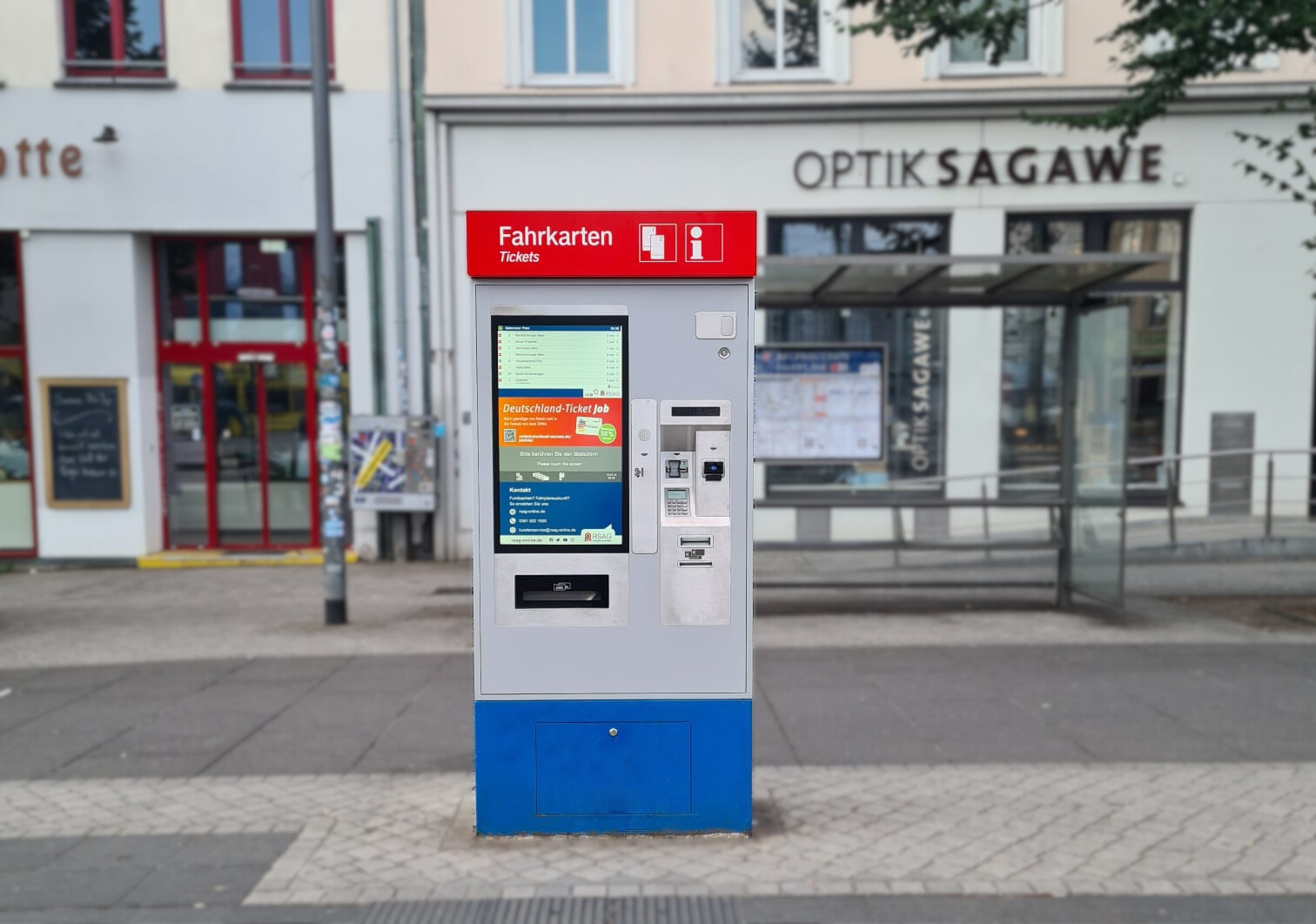 Stationaerer_Fahrkartenautomat_Doberaner_Platz.png